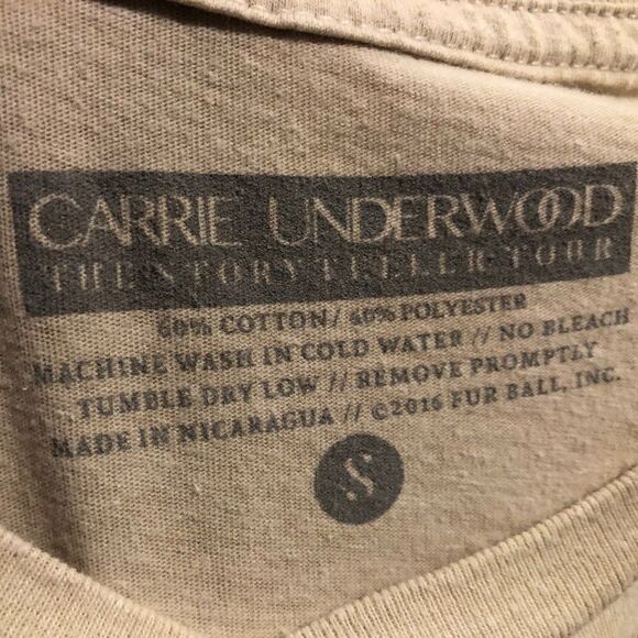 Carrie Underwood The Storyteller Tour 2016 Dates On Back T-Shirt Women's Small - Picture 3 of 3